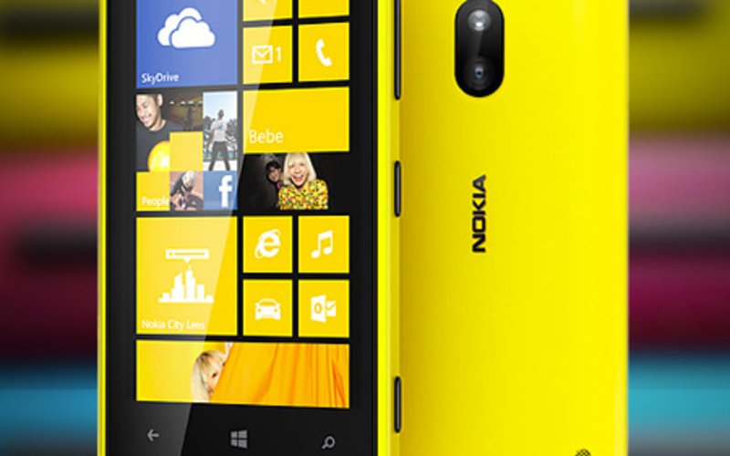 Fichier:Nokia Lumia 620.jpeg