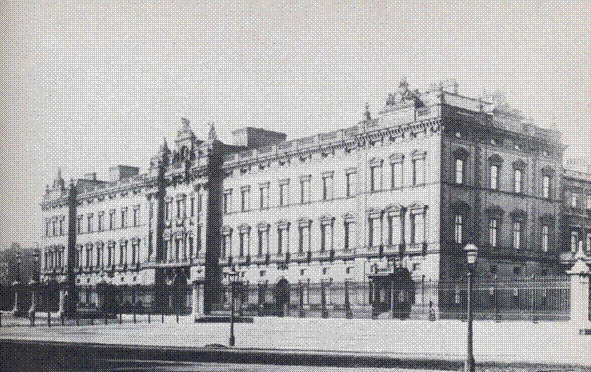Fichier:1910 Buckingham Palace.gif