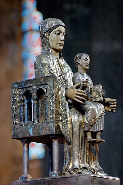 Fichier:Statue Our Lady Orcival.jpg