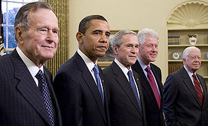Fichier:Les cinq présidents en vie en 2009..jpg