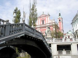 Fichier:Ljubljana triplebridge.jpg