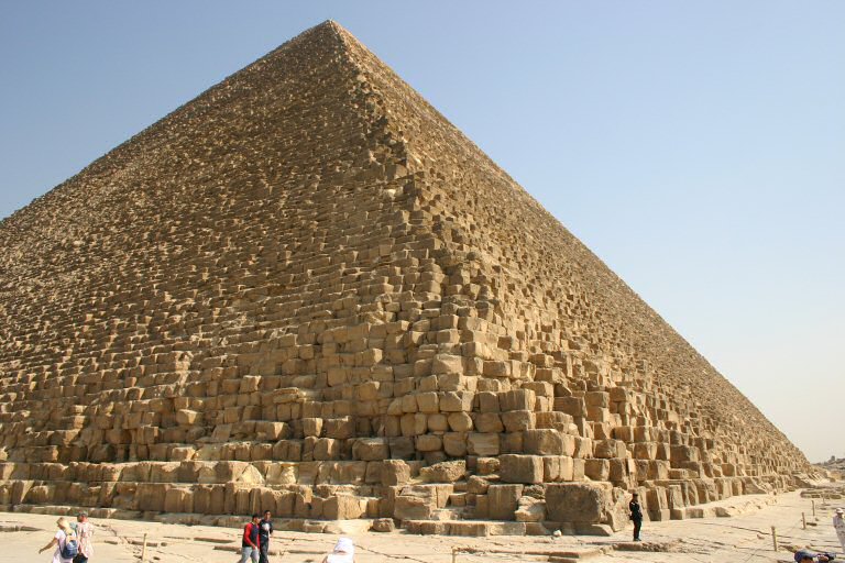 Fichier:Pyramide Kheops.JPG