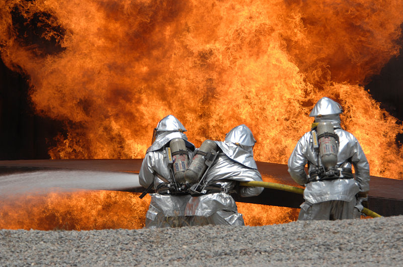 Fichier:Firefighting exercise.jpg
