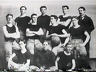 Fichier:Kansas U team 1899.jpg