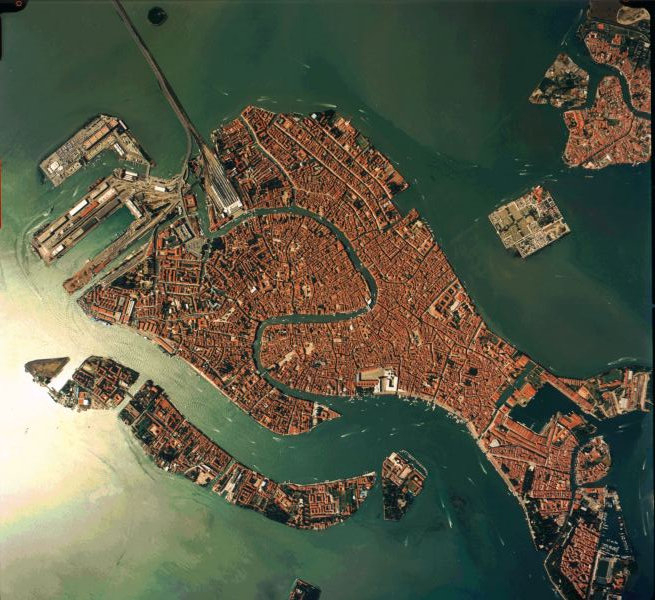 Fichier:Venise (vue satellite).jpg