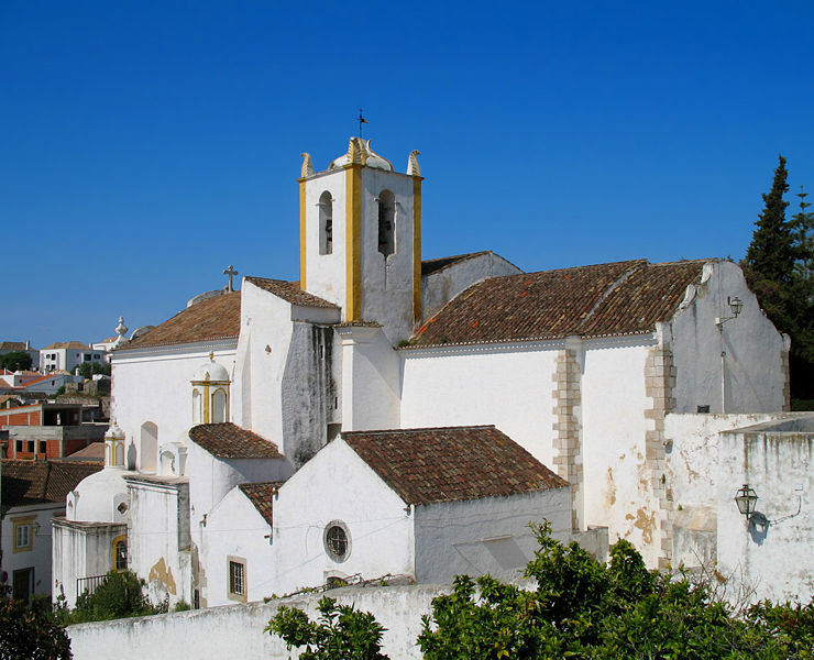 Fichier:Tavira Igreja Santiago-1-D.jpg