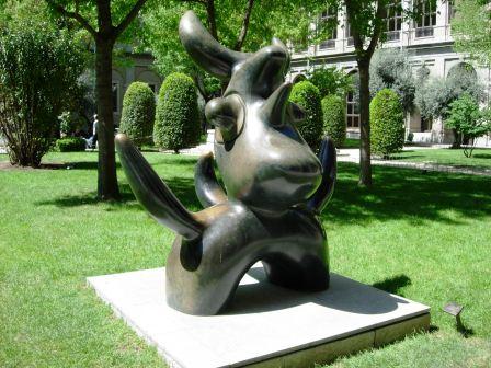 Fichier:Joan Miro sculpture Madrid Espagne.jpg