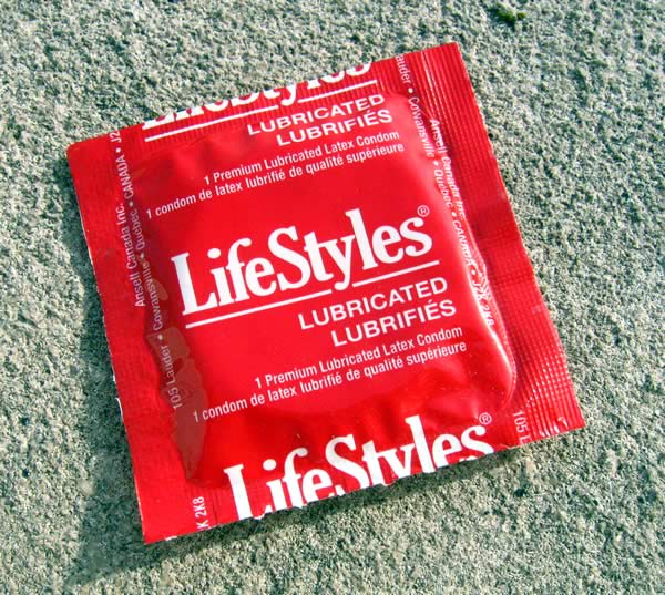 Fichier:Lifestyles condom package.jpg