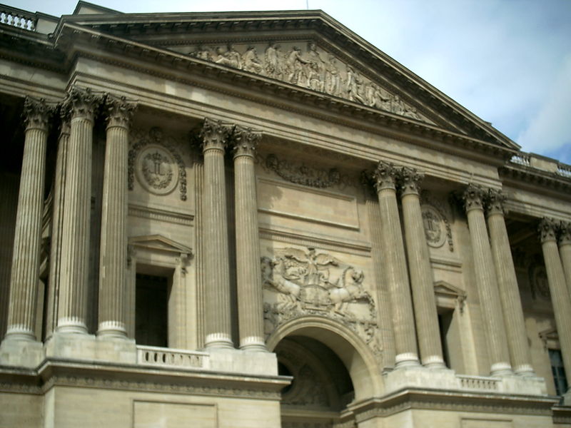 Fichier:Colonnade Louvre détail.jpg