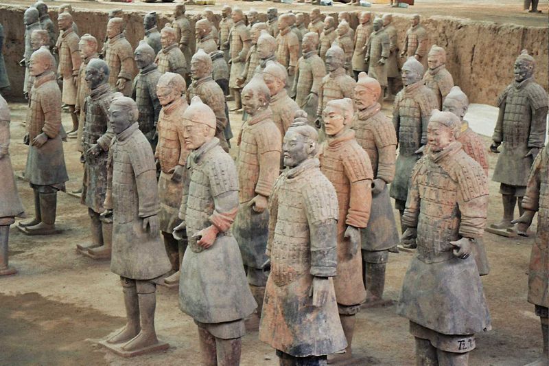 Fichier:Soldats tombeau Qi Shi Huangdi.jpg