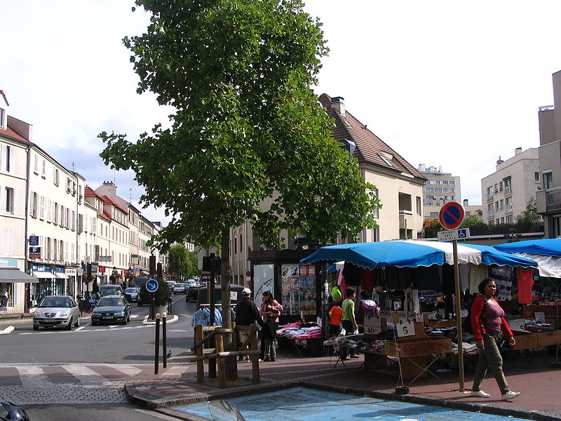Fichier:Centre-ville de Sèvres.jpg