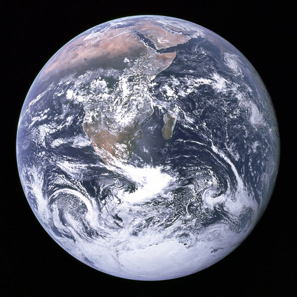 Fichier:The Earth seen from Apollo 17.jpg