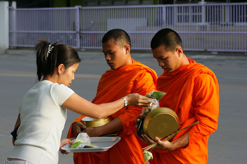 Fichier:Monks in Thailand.JPG