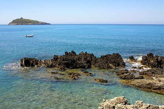 Fichier:Île de Cirella.jpg