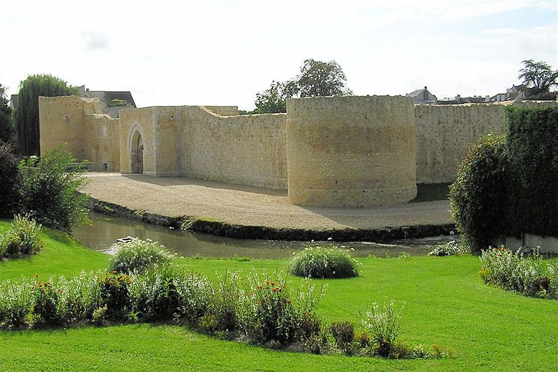 Fichier:Château de Brie-Comte-Robert.jpg