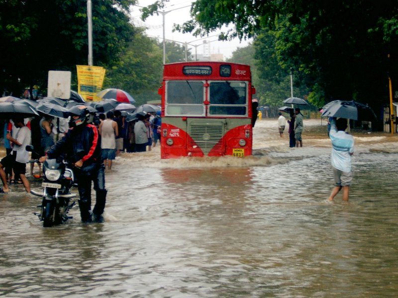 Fichier:Bombay sous la mousson.jpg