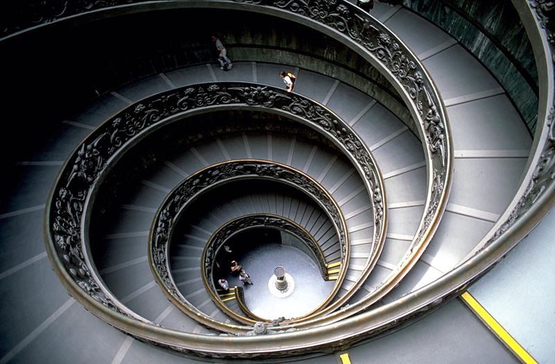 Fichier:VaticanMuseumStaircase.jpg