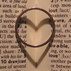 Fichier:2006-12-03 Ring of love Edit.jpg