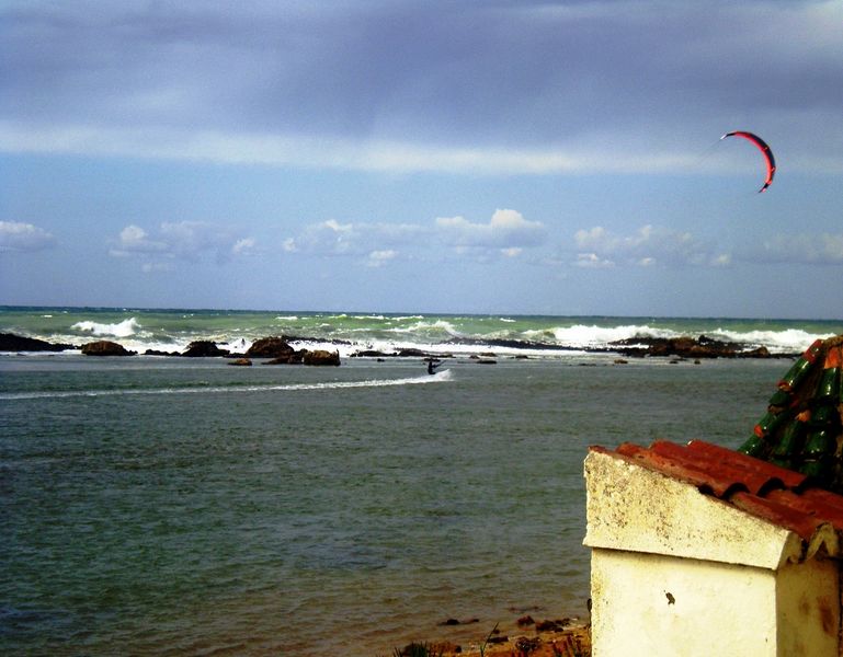 Fichier:Kitesurf près de Rabat - Maroc.jpg