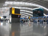 L'intérieur du terminal numéro 5 de l'aéroport Heathrow de Londres.