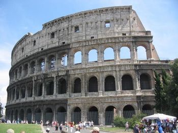 Vue extérieure du Colisée.jpg
