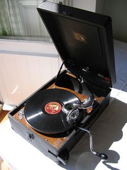 Portable 78 rpm record player.jpg