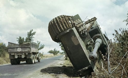 Char allemand Tigre mis hors de combat durant la campagne d'Italie, en 1944