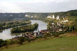 Ile fluviale sur la Seine aux Andelys