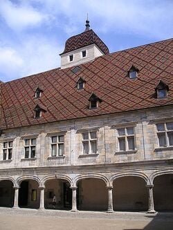 Le palais Granvelle (XVIe&nbsp;siècle?) abrite le musée du Temps.