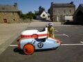 Un vélomobile pour enfants en Bretagne.