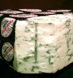 Gorgonzola : un fromage bleu.