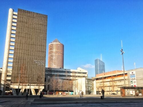 L'entrée et le Silo de la bibliothèque