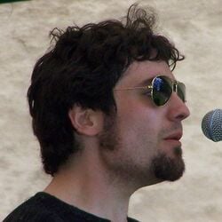 Le bouc du chanteur Wade