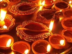 Des lampes à huile en Inde