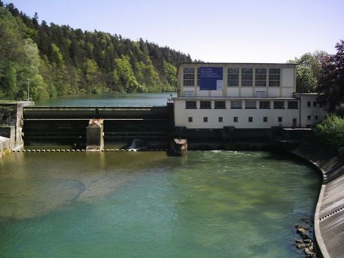 Photographie montrant une petite usine hydroélectrique en Bade-Wutemberg