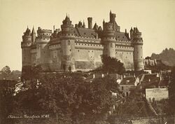 Le château vers 1880, entièrement restauré