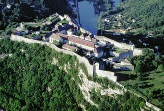 Photo en plongée (vue du ciel).