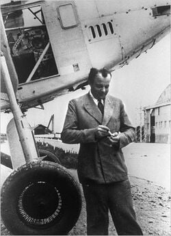 Antoine de Saint-Exupéry à Toulouse en 1933.