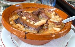 Un plat de cassoulet
