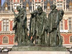 Les Bourgeois de Calais, par Rodin, devant l'hôtel de ville de Calais, 1895.