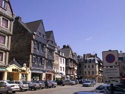Maisons à ardoises, place du Centre.