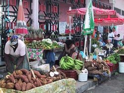 Marché de plein air à Pointe-à-Pitre en Guadeloupe
