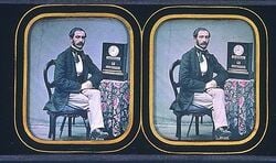 Portrait d'un inconnu, daguerréotype stéréoscopique, par le photographe italien Alessandro Duroni (1807-1870), avant 1855