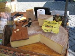 Le gruyère suisse n'a pas de trous.