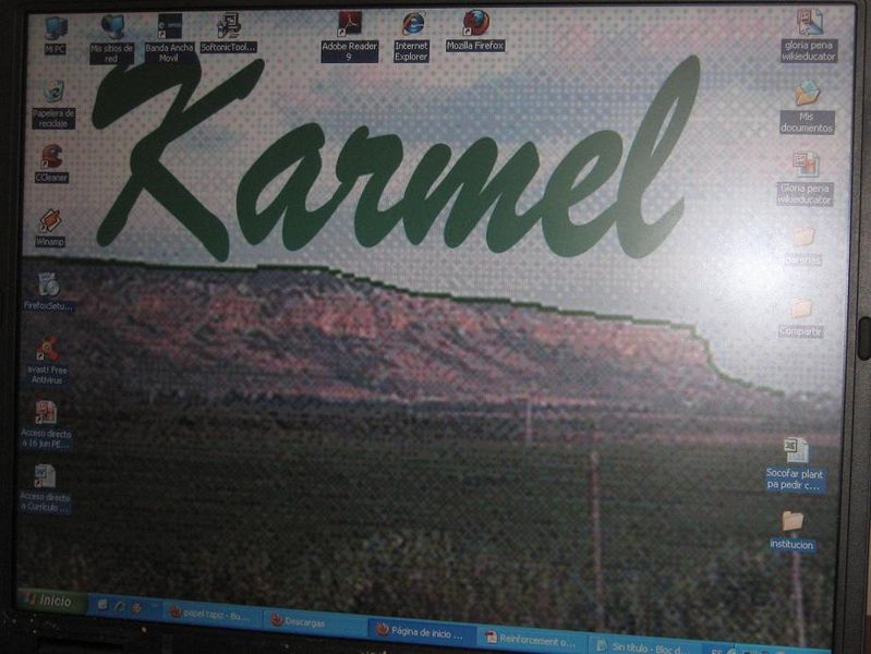 Archivo:Karmel-Wallpaper 14 8 2010.jpg