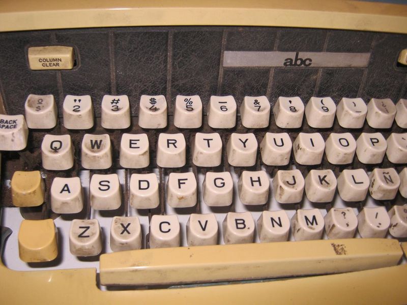 Archivo:Typewriter ABC.JPG
