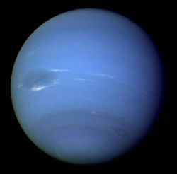 Neptune photographiée par la sonde Voyager 2