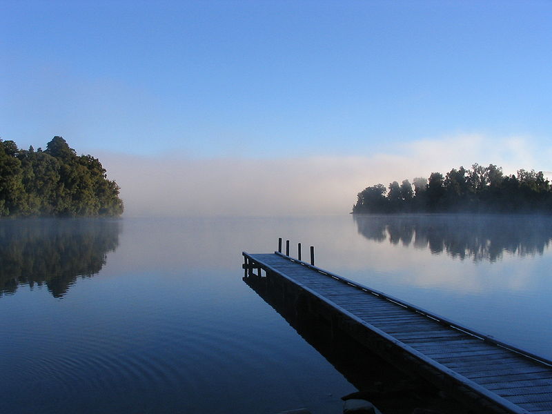 Fichier:Lac Mapourika - Nouvelle-Zélande.jpeg