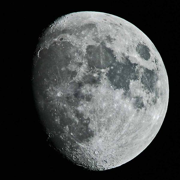 Fichier:Mikebaird - gradient- moon-best-5391001 (by).jpg