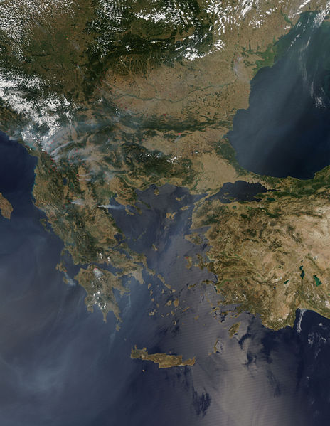 Fichier:Balkan Fires, Earth from Aqua (EOS PM-1) (2007-07-25).jpg